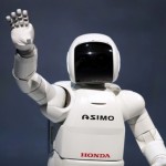 Faceți cunoștință cu ASIMO, cel mai simpatic robot