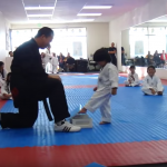 Râzi cu lacrimi! Vezi cum se trece testul de inițiere la Taekwondo