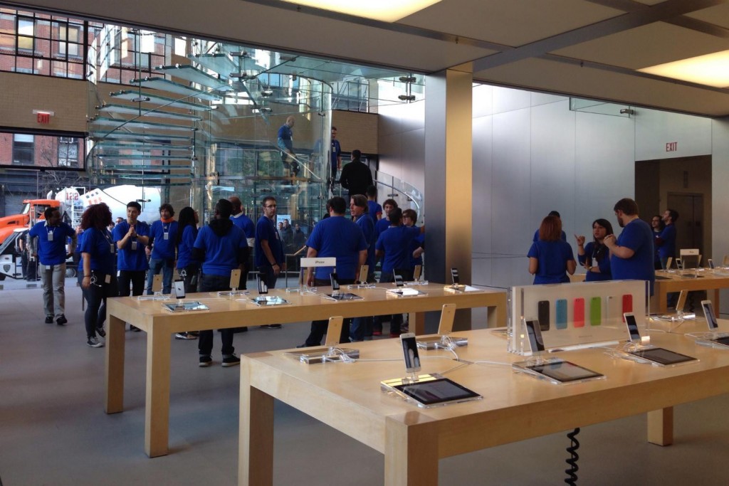 iphone-6-inside-apple-store